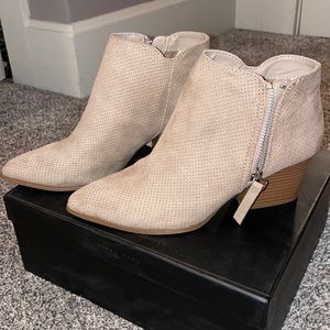 Brand new tan heel boots
